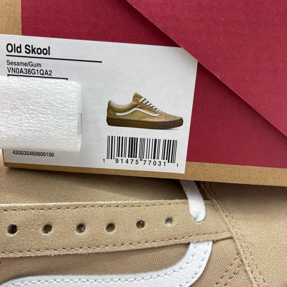 Vans WMNS Beige and White Sneakers
Old Skool
Sesame/Gum
VN0A38G1QA2 Sneakers - Picture 16 of 16